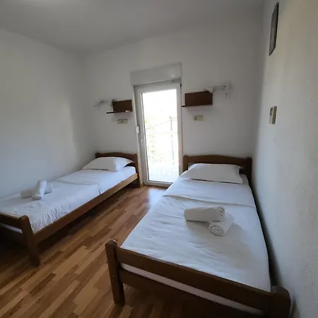 Alojamento de Acomodação e Pequeno-almoço Pansion Karolina Međugorje