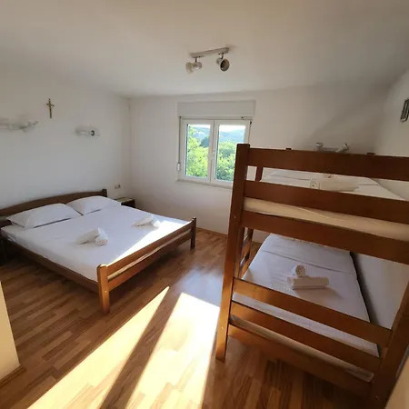 Bed & Breakfast Pansion Karolina