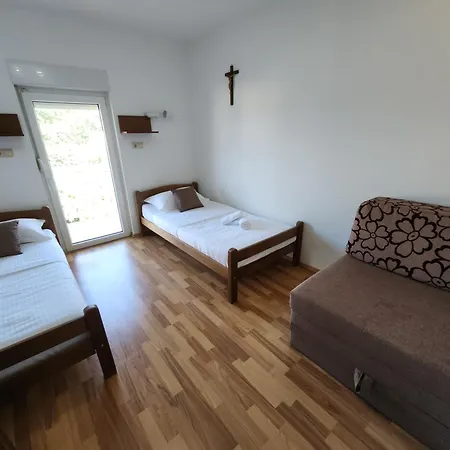 Pansion Karolina Bed & Breakfast 3*