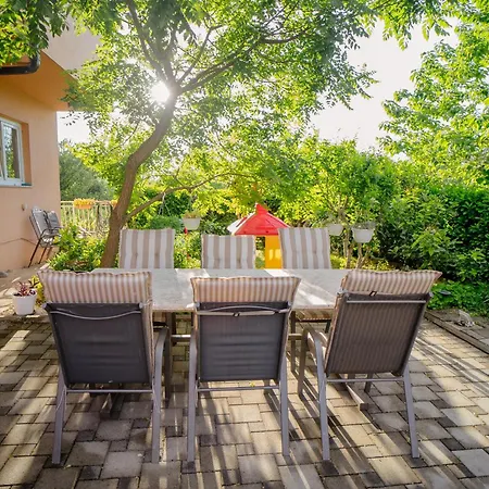 Bed & Breakfast Pansion Karolina